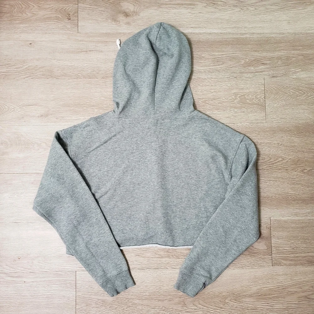 Wild Fable size Medium grey cropped hooded sweatshirt casual - Picture 2 of 7